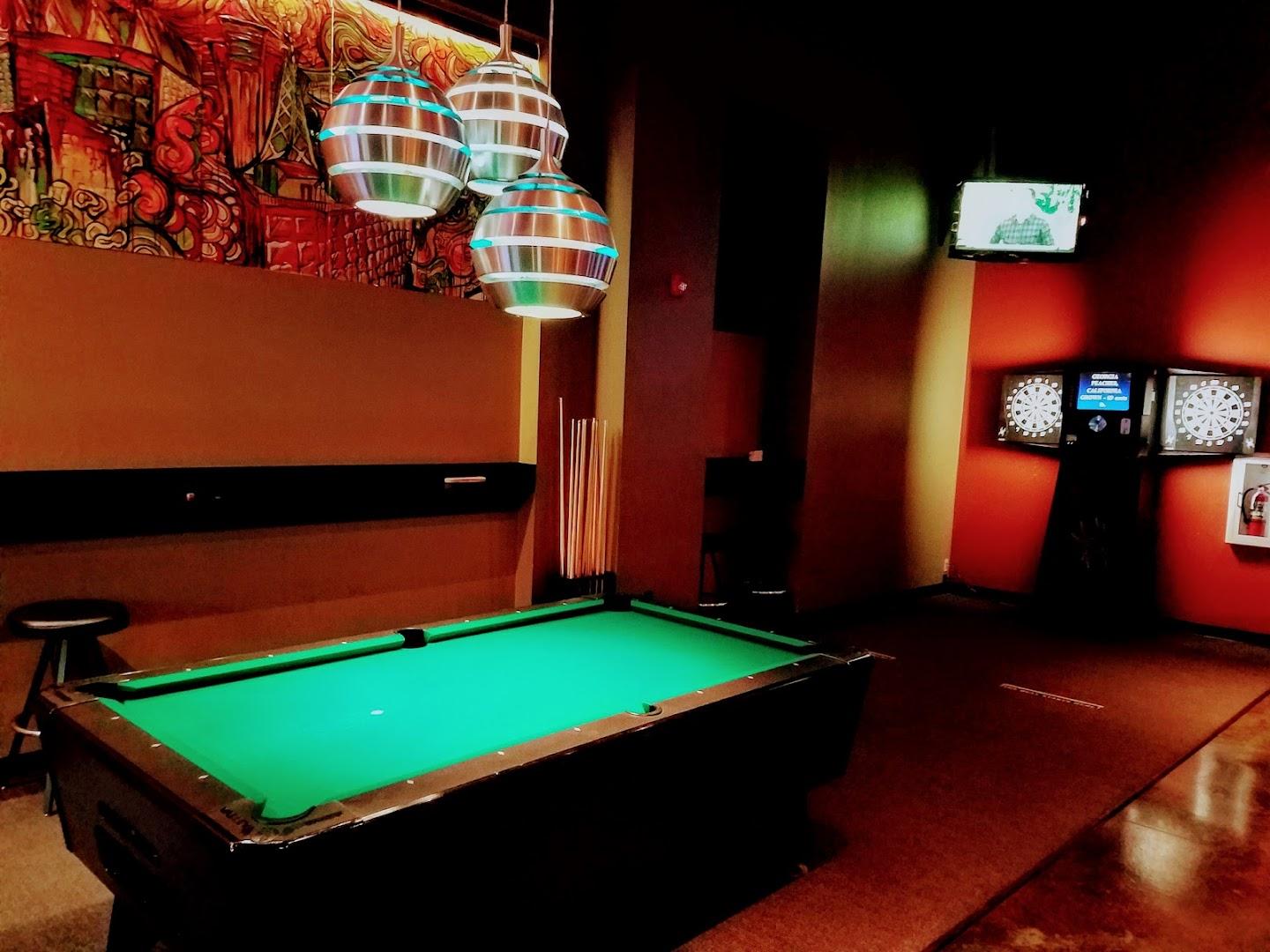 Houston's Lounge
